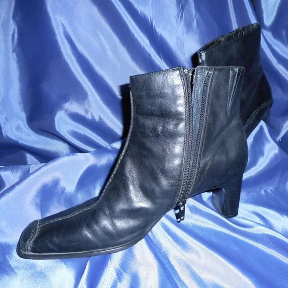 Infinity Booties - Picture 3 of 8